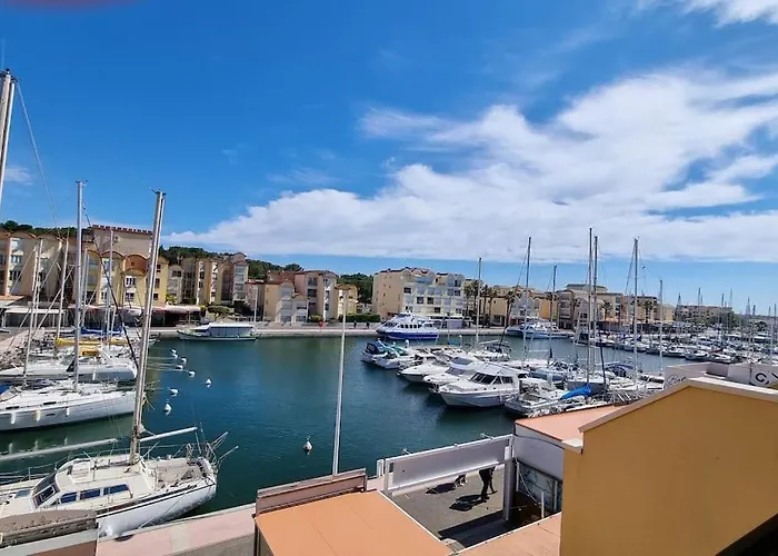 Magnifique Sur Le Port De Апартаменты Груиссан